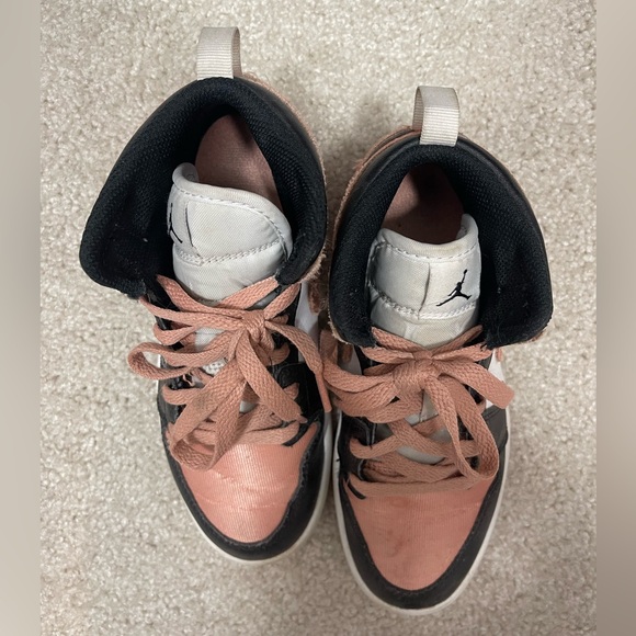 Nike Air Jordan 1 Mid Sneaker Girls size 1 peach/coral - Picture 6 of 8